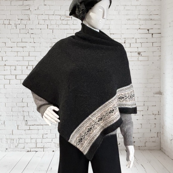 Orkney Isles Geelong Lambswool Poncho - Picture 2 of 10